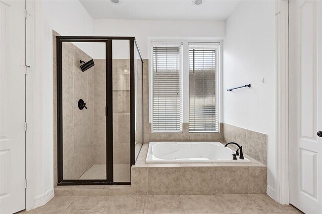 Building Photo - 27915 Genesis Manor Ln