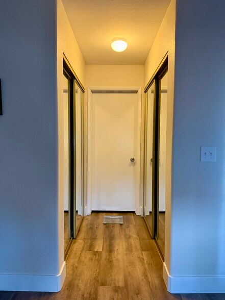 2 closets - 1575 W Warm Springs Rd