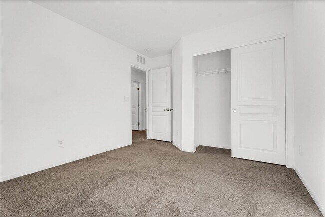 Building Photo - MOVE-IN SPECIAL! 1/2 OFF 1ST MONTHS RENT OAC!