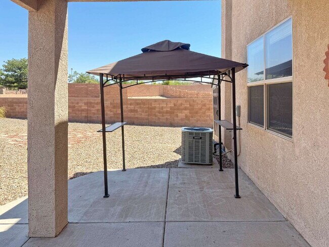 Building Photo - Stunning Cabezon Area Home!