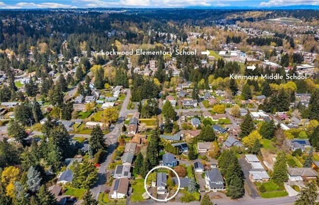 Building Photo - Impeccably Maintained and Wonderfully Updated Kenmore Home with 3 Bed and 2.5 Bath