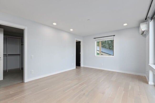 Building Photo - Stunning Air Conditioned Alki Condo Overlooking Majestic Puget Sound!