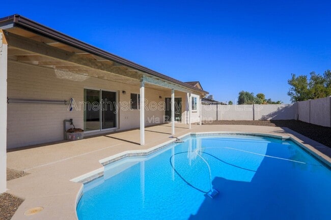 Building Photo - 4239 E San Gabriel Ave