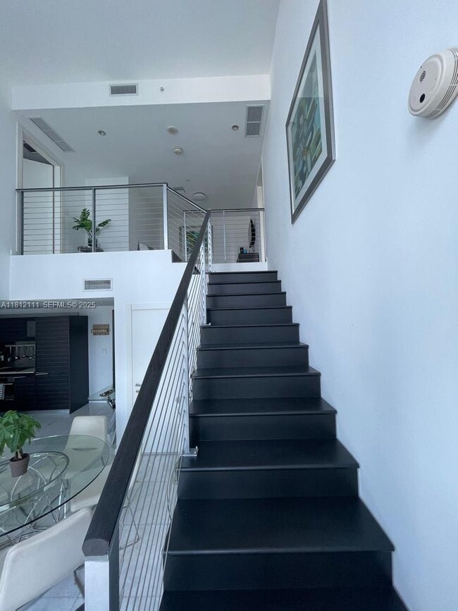 Building Photo - 200 Biscayne Blvd Way