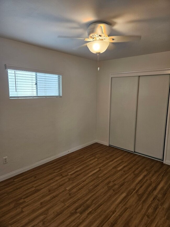 Building Photo - MOVE IN SPECIAL: Charming 2 Bedroom/1 Bath...