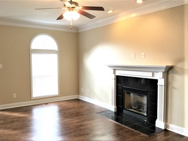 Building Photo - 5721 Rhyne Cove Ln