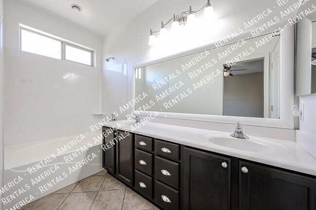 Building Photo - 869 E Waterview Pl