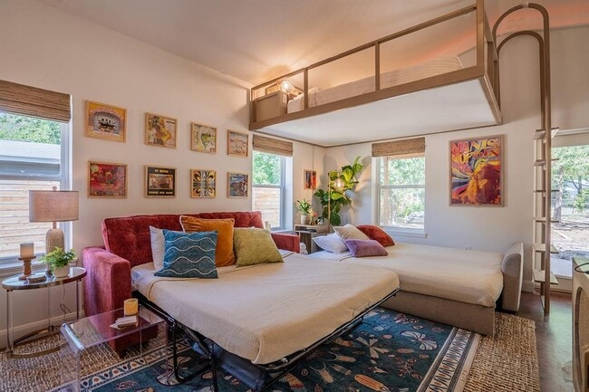 Building Photo - 5200 St Georges Green