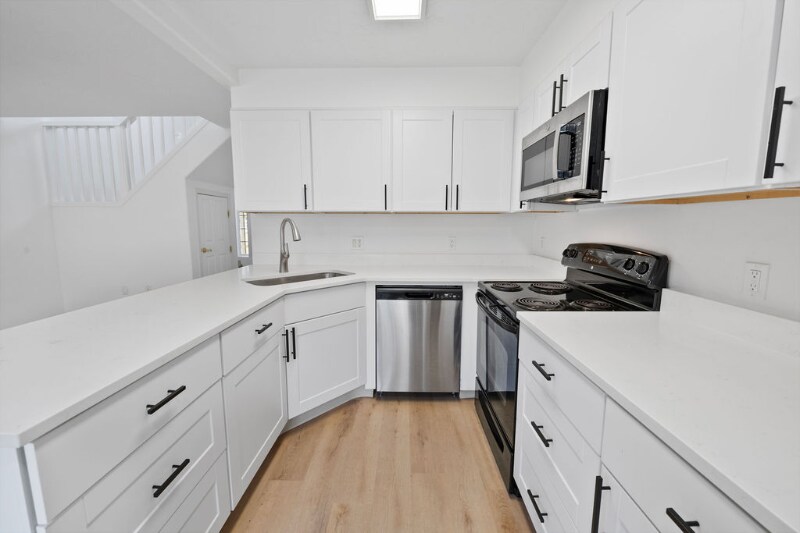 Building Photo - 578-578 7th Ave