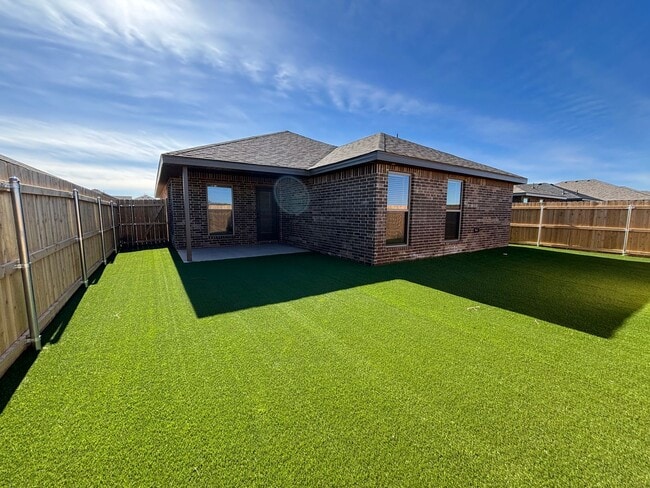 Building Photo - 4/2 Available July in Bell farms!!