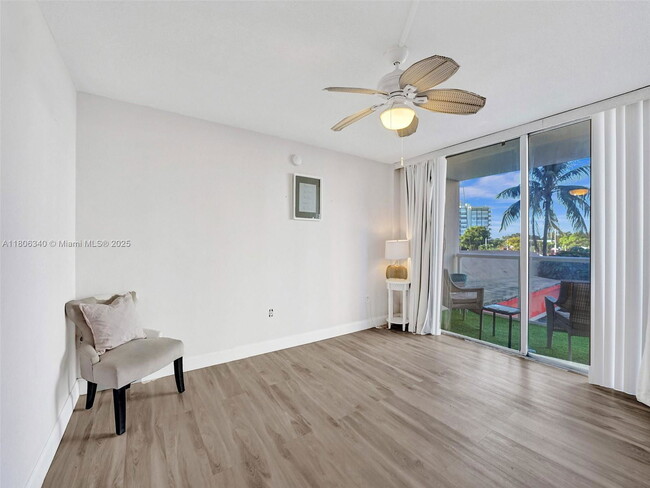 Building Photo - 1351 NE Miami Gardens Dr