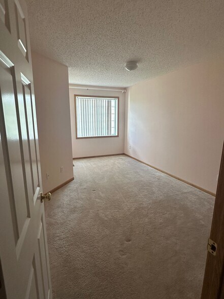 Building Photo - 14644 Sumter Ave