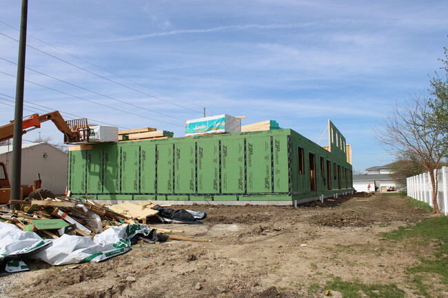 Building Photo - 109 E Division St