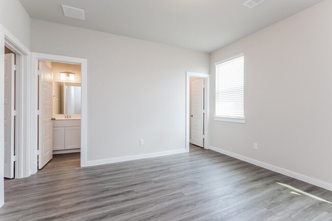 Building Photo - 18412 Idyllic Aly