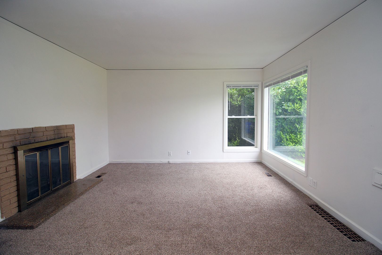 Building Photo - 6200 NE Shaver St
