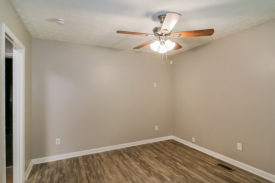 Building Photo - 4624 Elm Ridge Ct