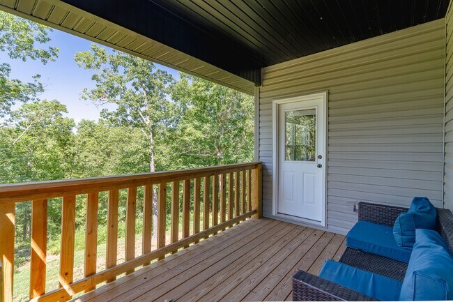 Building Photo - Nearly New Bella Vista Home Nestled in Ultimate Privacy! Furnished options available!