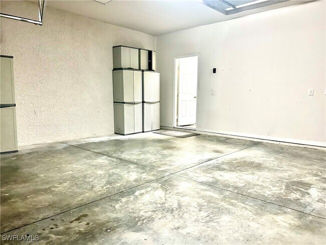Building Photo - 200 NW 35th Pl