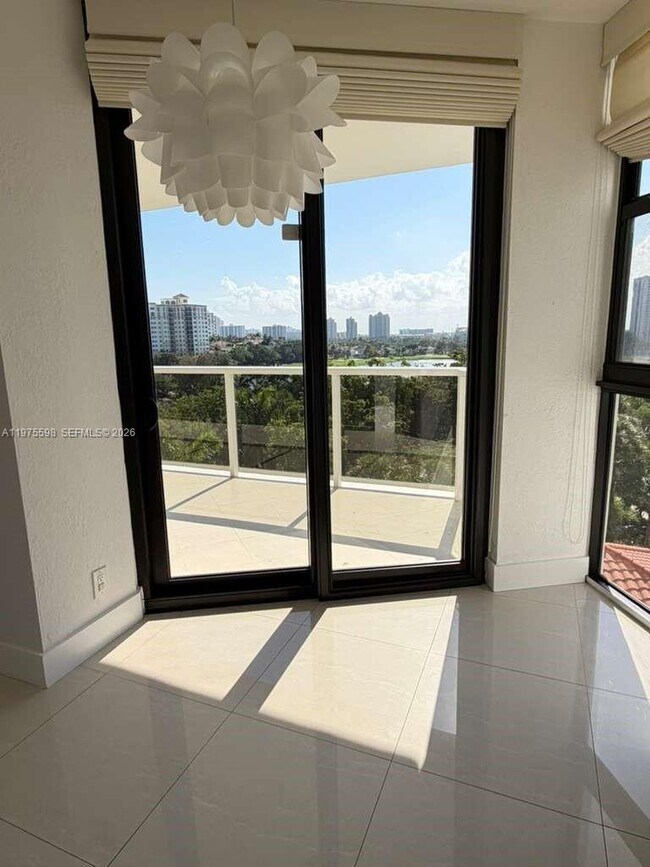 Building Photo - 20281 E Country Club Dr