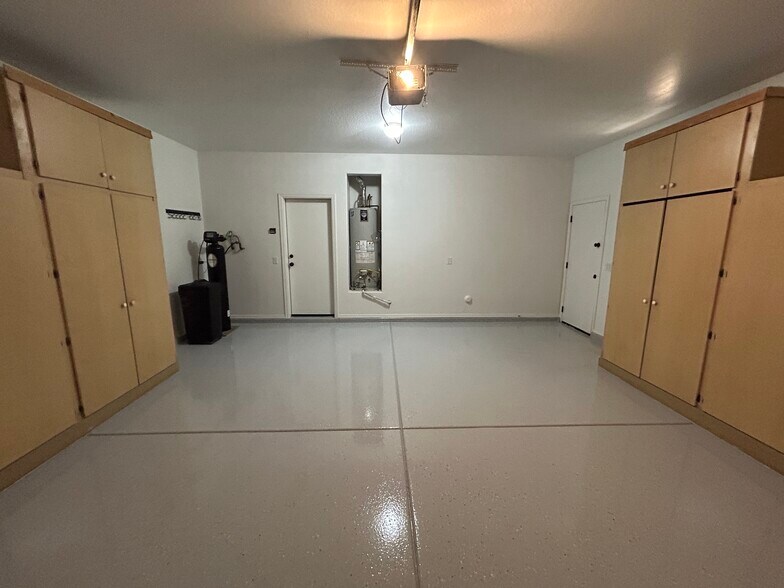 Building Photo - 4123 E Cherry Hills Dr