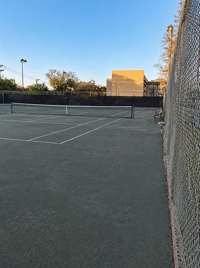 Building Photo - Welcome to Tampa Racquet Club – Where Comfort Meets Convenience!