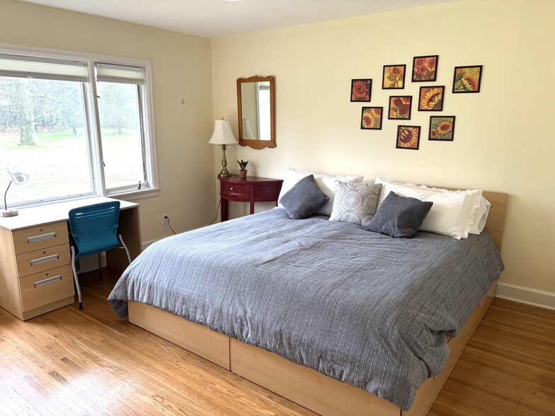 Bedroom 3-view from hallway - 439 Allens Creek Rd