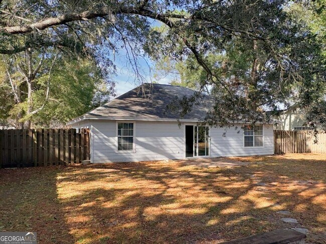 Building Photo - 304 McQueen Cir