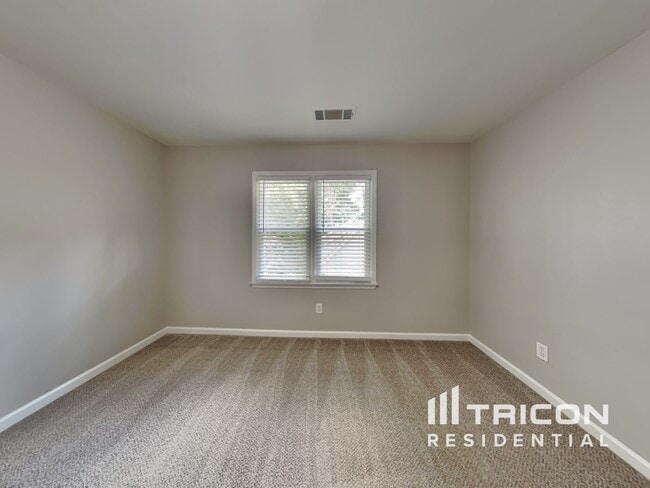 Building Photo - 7067 Brook Side Landing