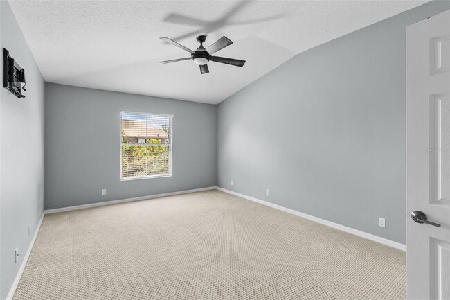 Building Photo - 3372 Covered Bridge Dr E