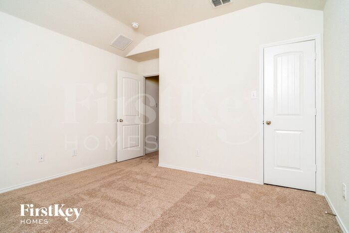 Building Photo - 446 Stuart Ln