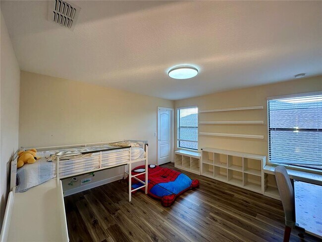 Building Photo - 7462 Fairgrove Ave