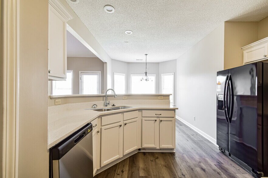 Building Photo - 1721 Englehart St