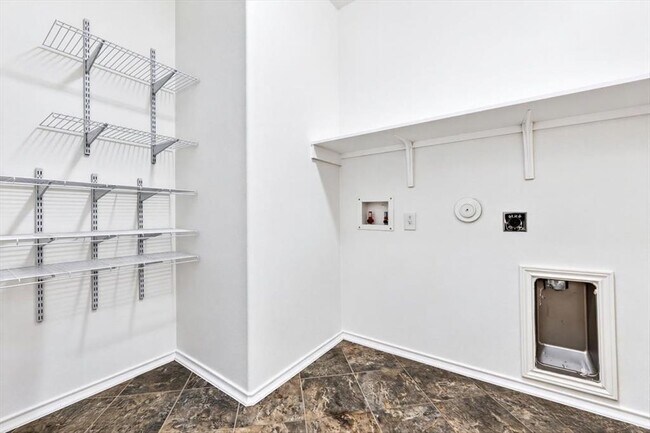 Building Photo - 1020 Clove Hitch Dr
