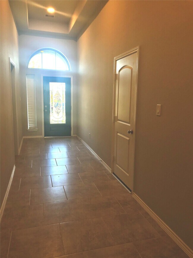 Building Photo - 23826 Via Viale Dr