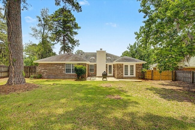 Building Photo - 4 Bed/2 Bath Updated Home in Richmond Heights