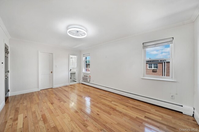 Building Photo - 1435 E 80th St