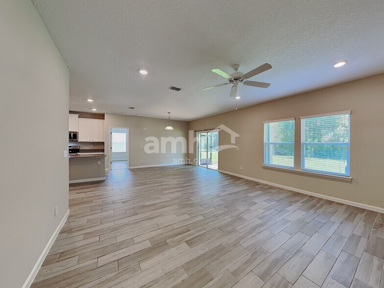 Building Photo - 16173 Alison Creek Dr