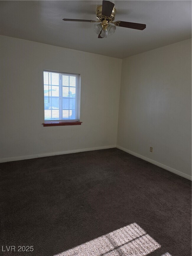 Building Photo - 821 A Ave