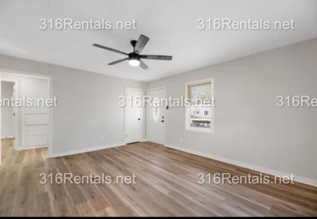 Building Photo - $995 - 2 bed 1 bath - COMING SOON! Single Family Home