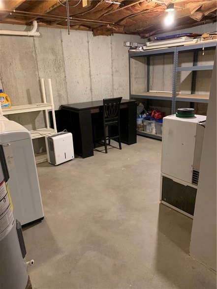 Building Photo - 200 Post Rd