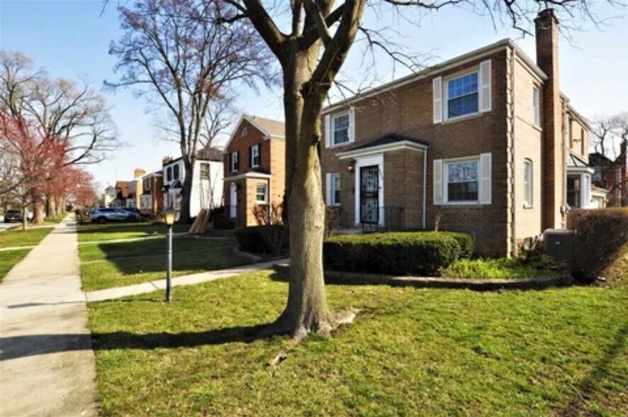 Building Photo - 6815 N Lowell Ave