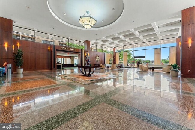 Building Photo - 3701 S George Mason Dr