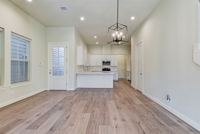 Building Photo - 1614 Northwood St