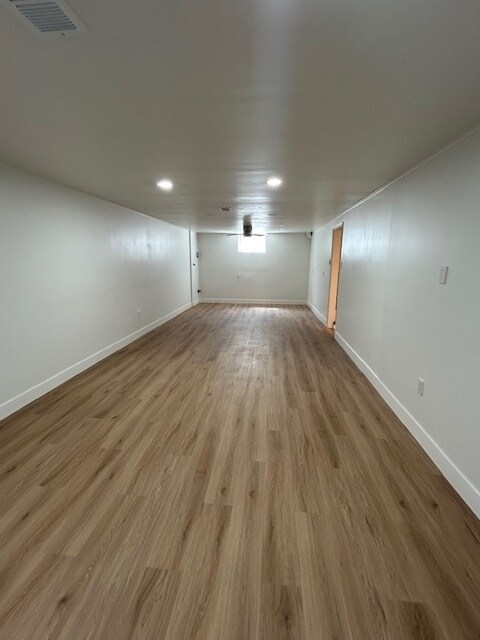 Large Living Room - 4571 Beach Ct