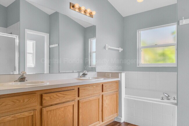 Building Photo - 10754 Flycast Cir