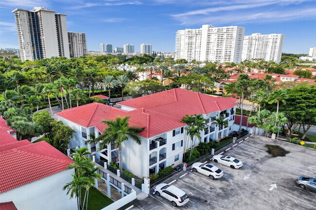 Building Photo - 3105 NE 184th St