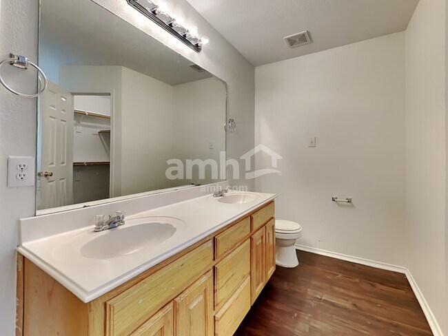 Building Photo - 150 Adams Dr