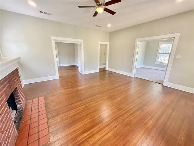 Building Photo - 1201 E Lamar St