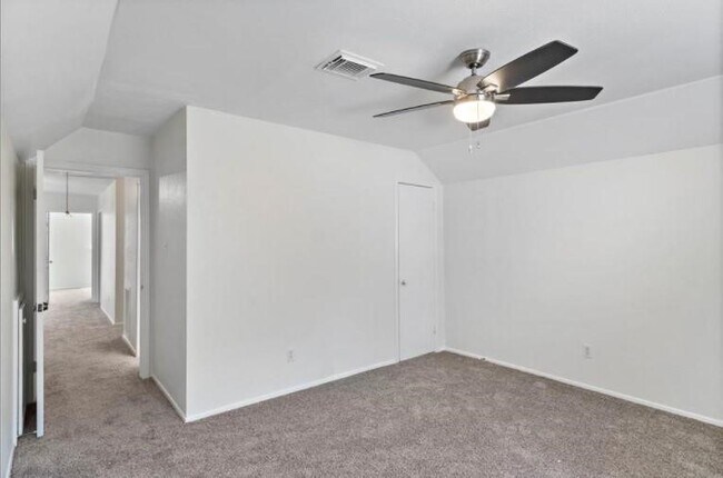 Building Photo - 7019 Oak Bough Dr