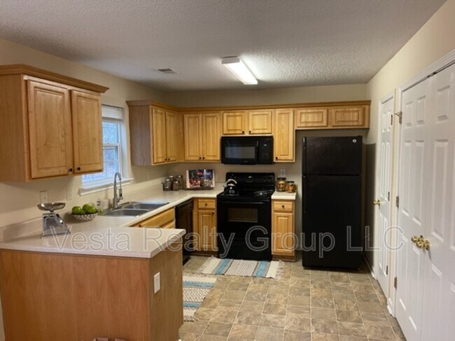 Building Photo - 207 London Dr